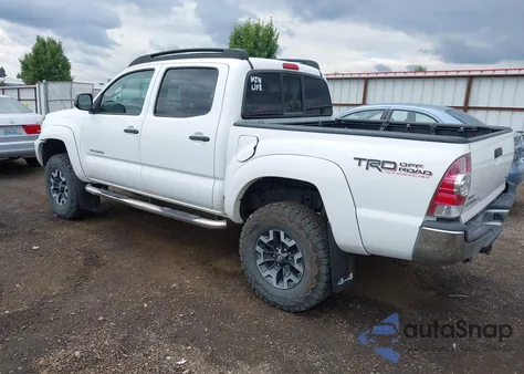 2013 Toyota Tacoma Base V6 z USA, uszkodzony, nr VIN 3TMLU4ENXDM105614
